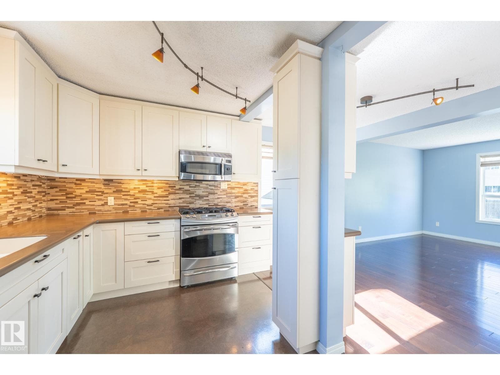 18289 74 AV NW — photo 3