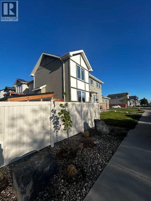802 Keystone Meadows W — photo 2