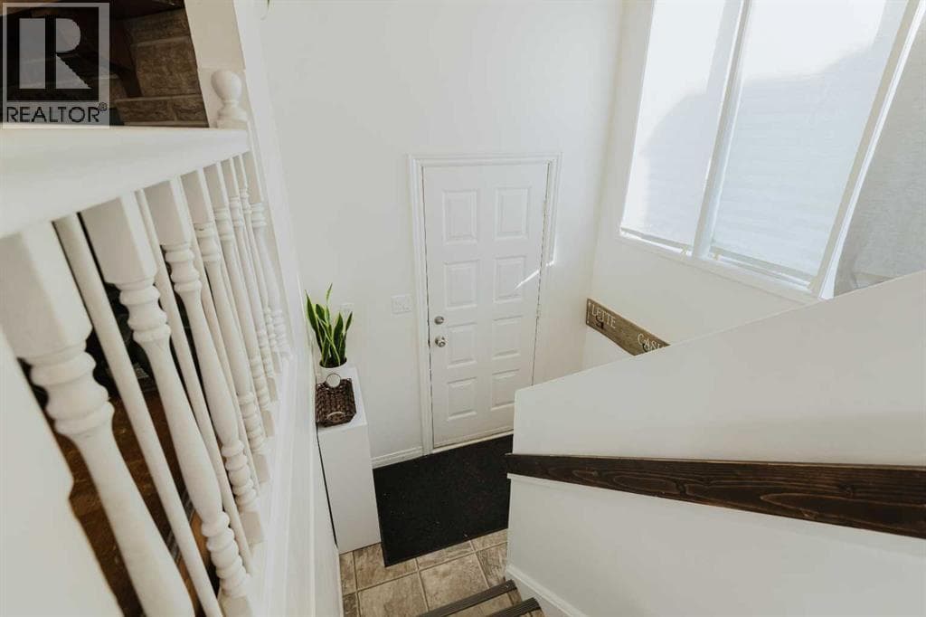 9410 70 Avenue — photo 2