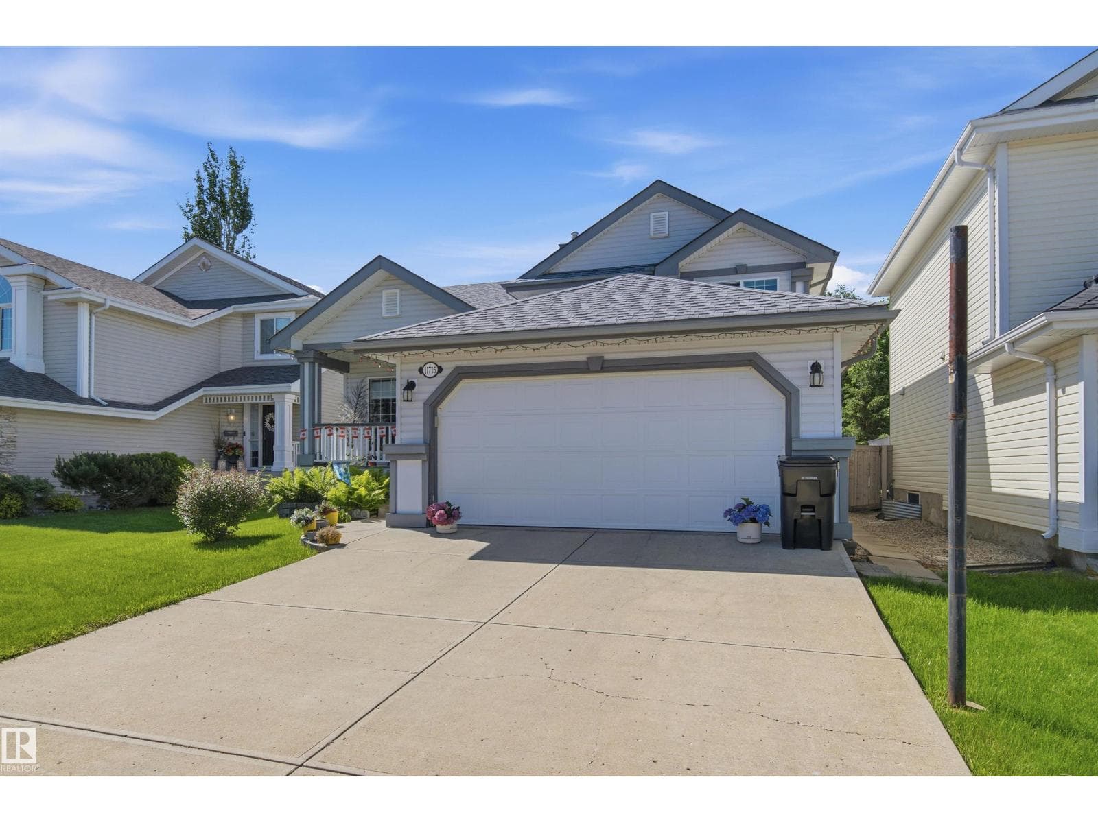 11715 11B AV NW — photo 5