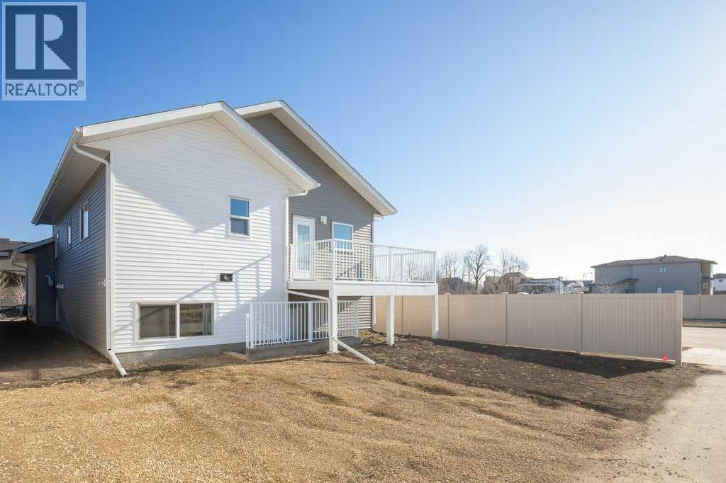 4 Emmett Crescent — photo 5