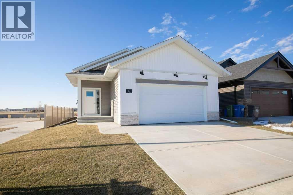 4 Emmett Crescent — photo 2