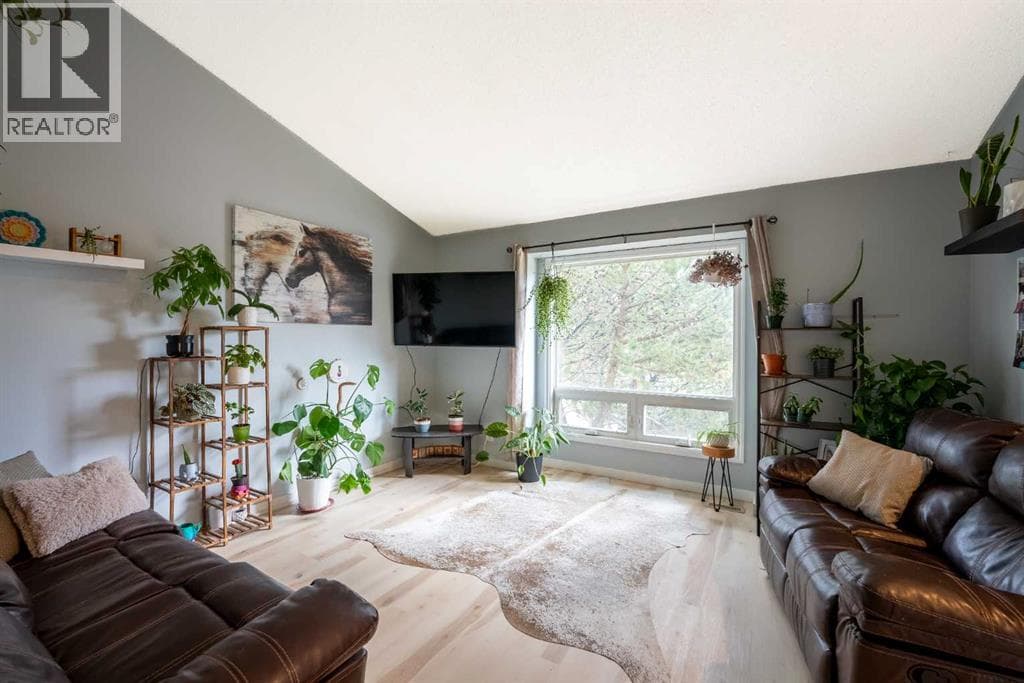 23 Dakota Road W — photo 2