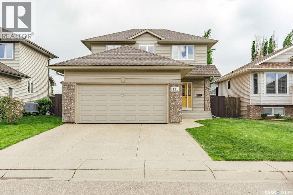 123 Borlase COVE