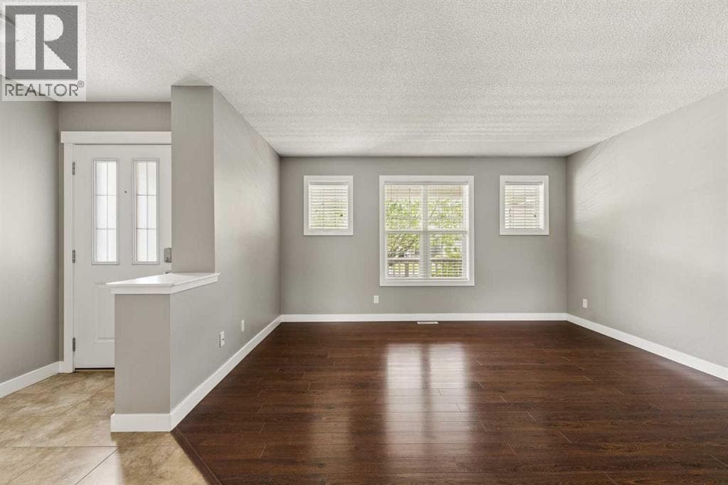 218 Kingsbridge Road SE — photo 4