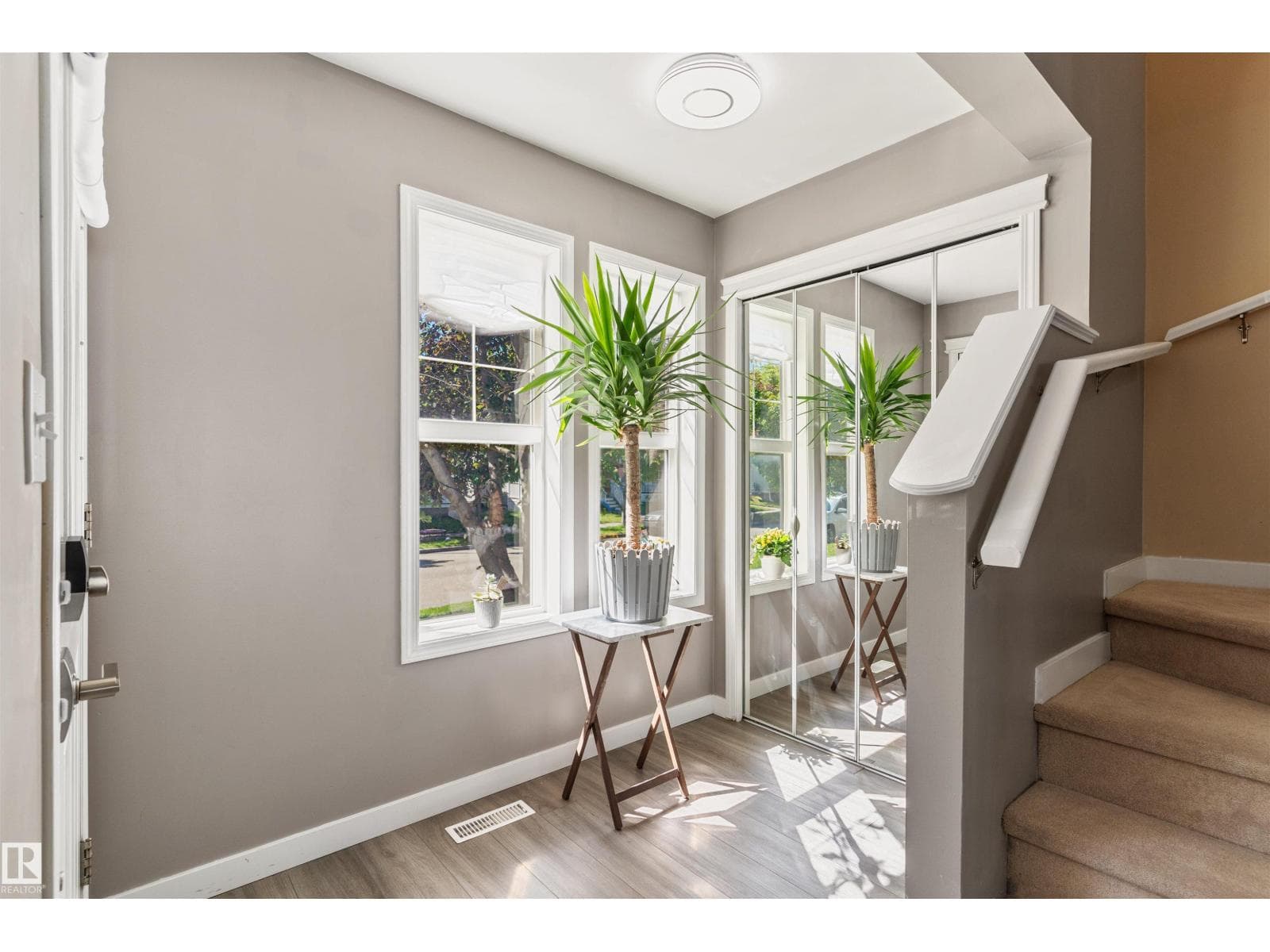 7824 14 AV SW — photo 4