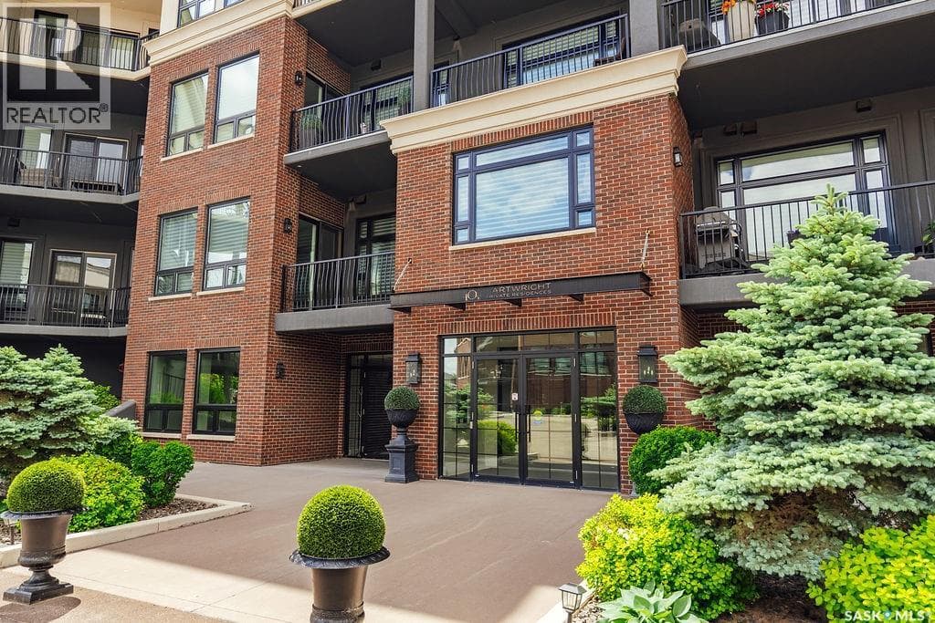 107 404 Cartwright STREET — photo 2
