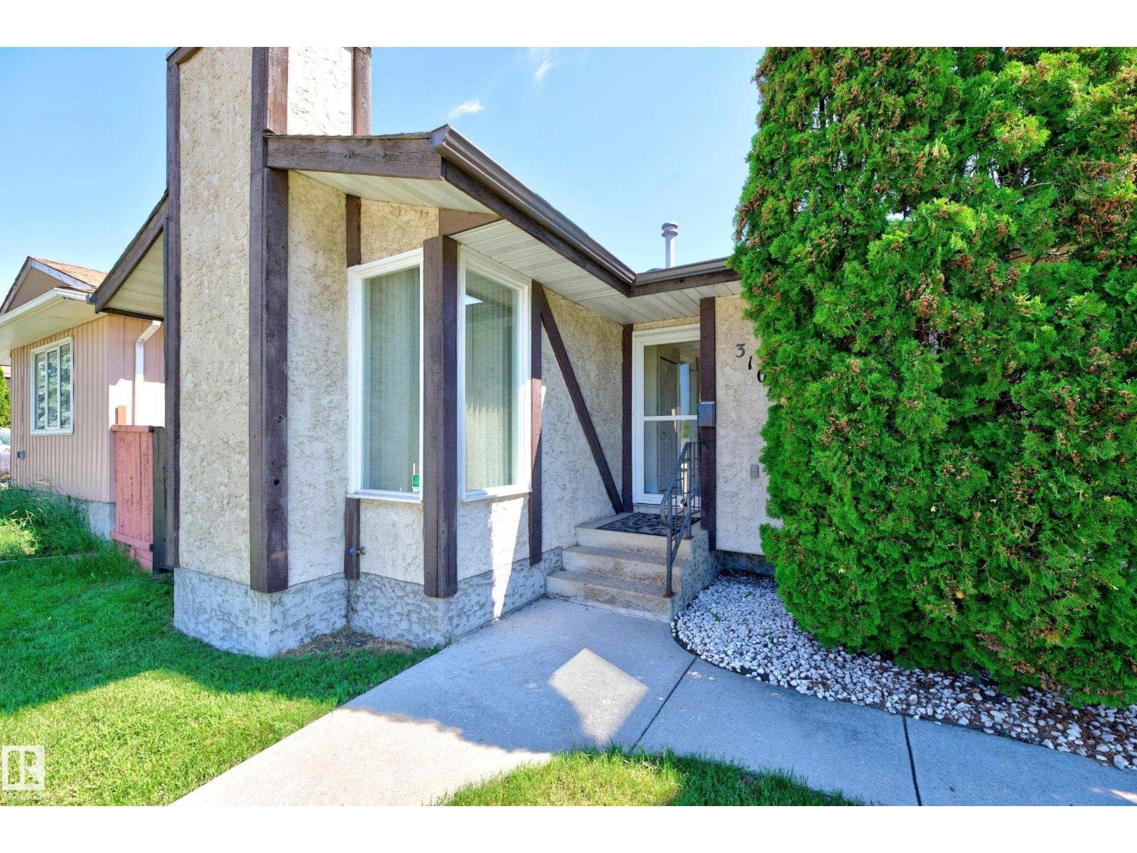 3104 138 AV NW — photo 4