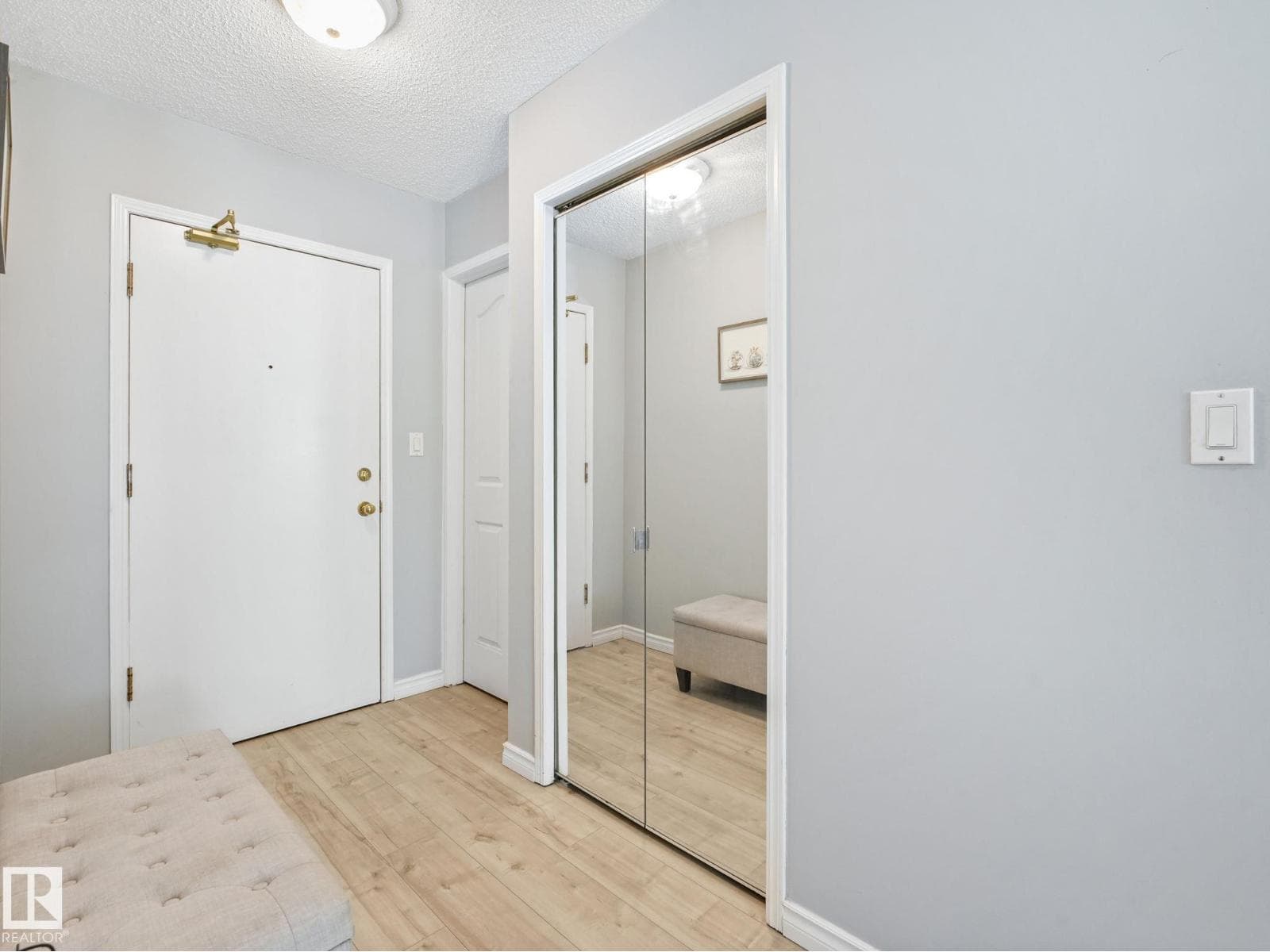 #212 15499 CASTLE DOWNS RD NW — photo 3