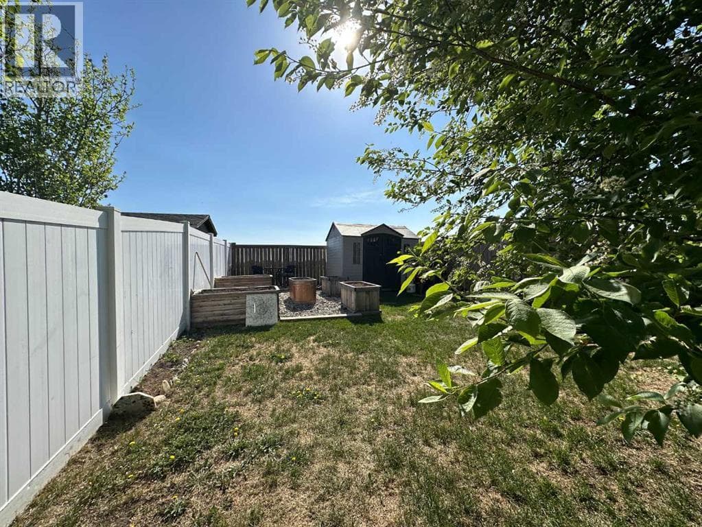 6407 59 Street — photo 2