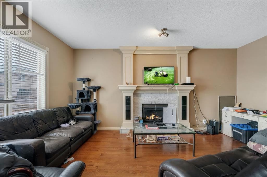 35 Cranleigh Drive SE — photo 3