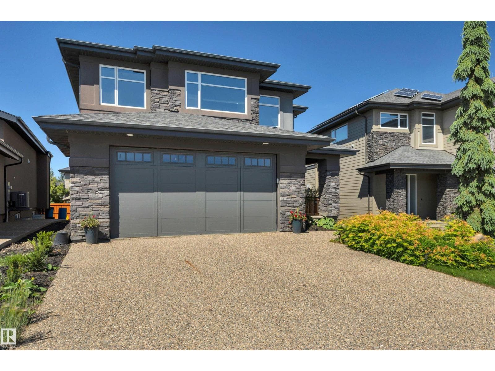 1116 HAINSTOCK GREEN SW — photo 2