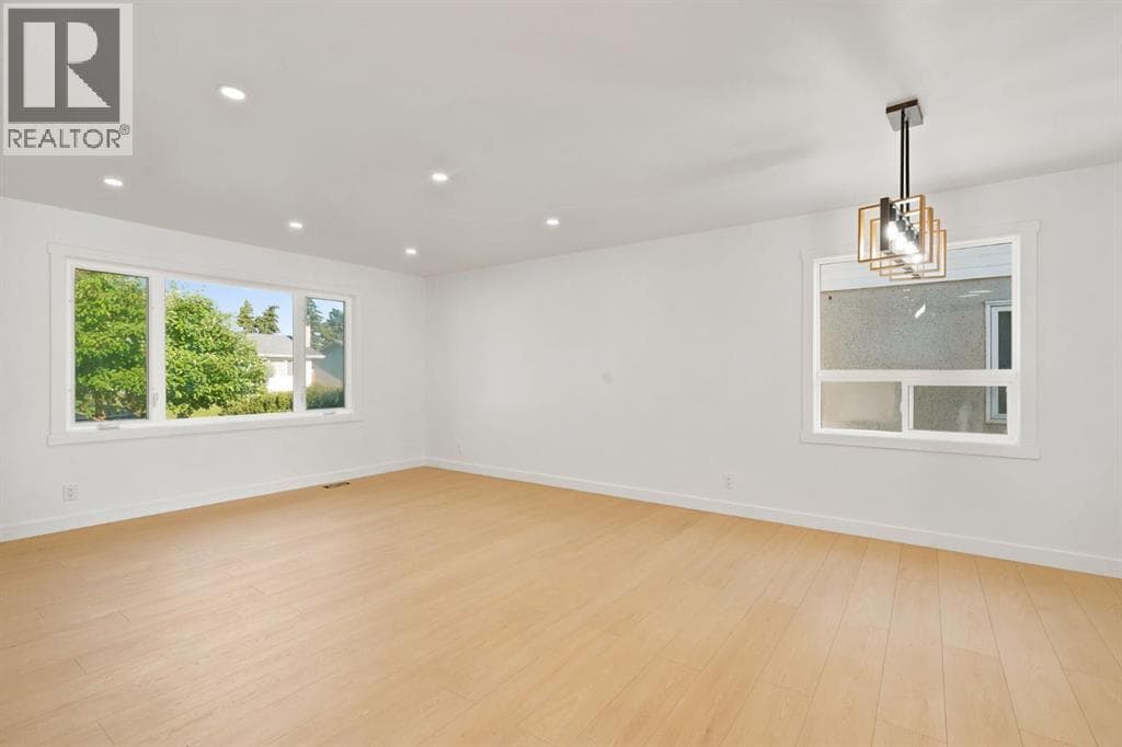 19 Mardale Crescent NE — photo 4