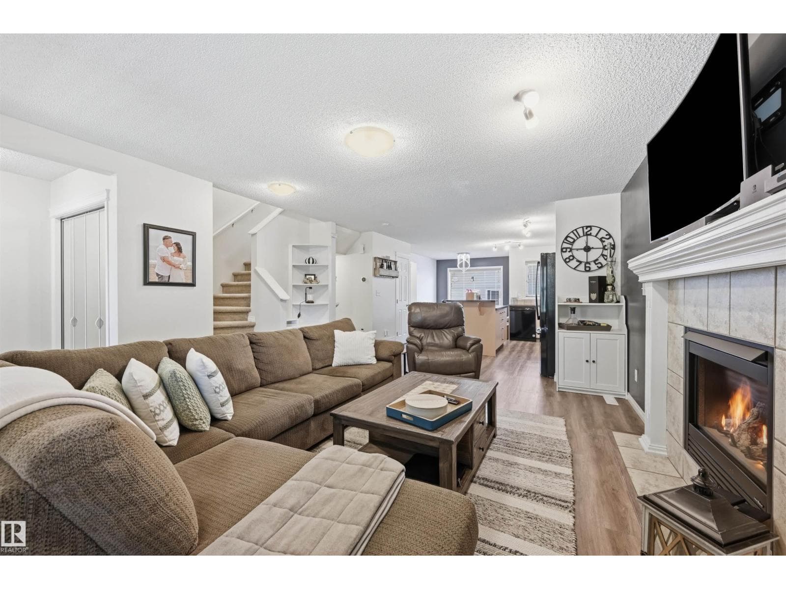 12028 18 AV SW — photo 4