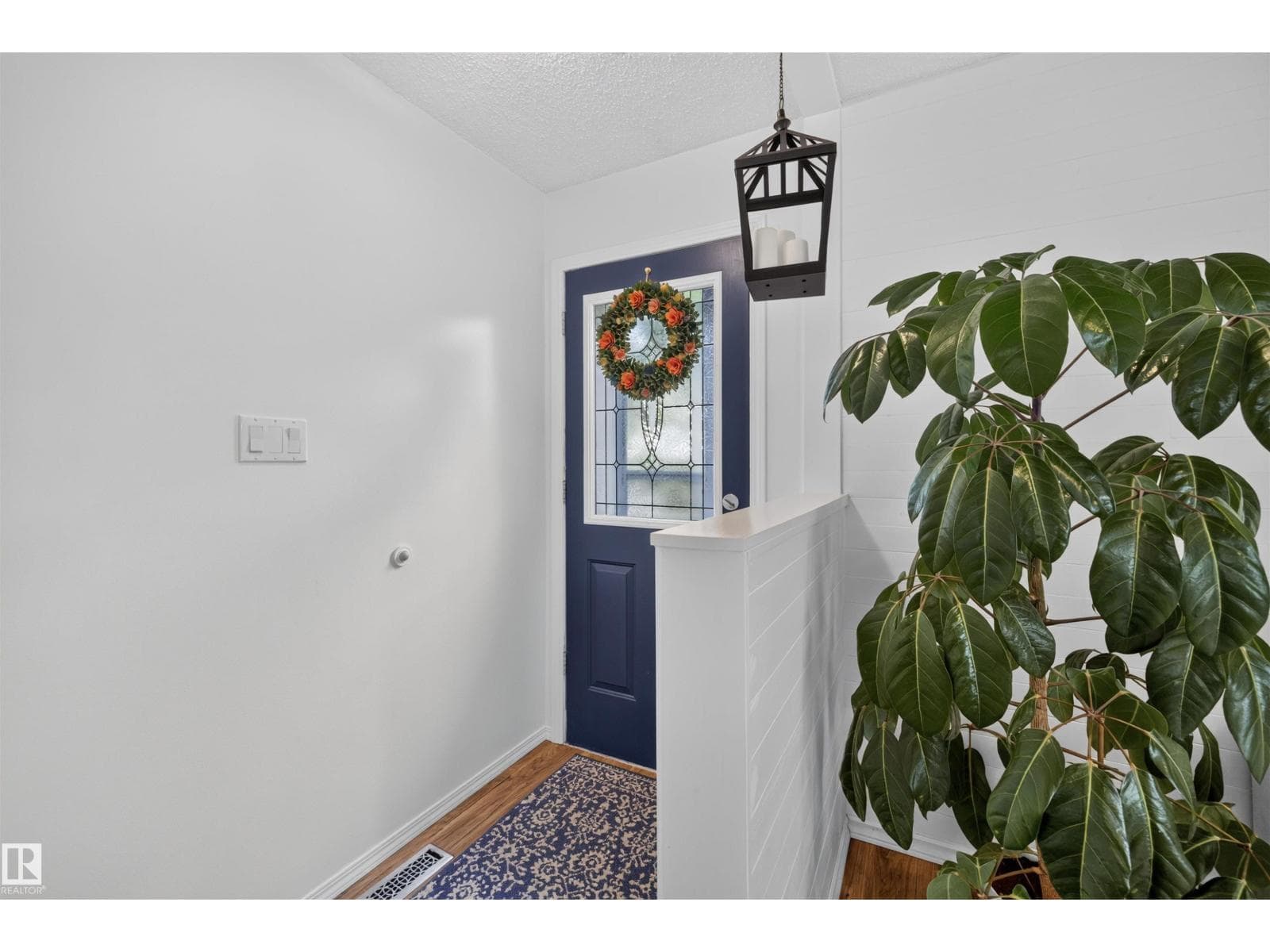 244 Knottwood RD N NW — photo 2