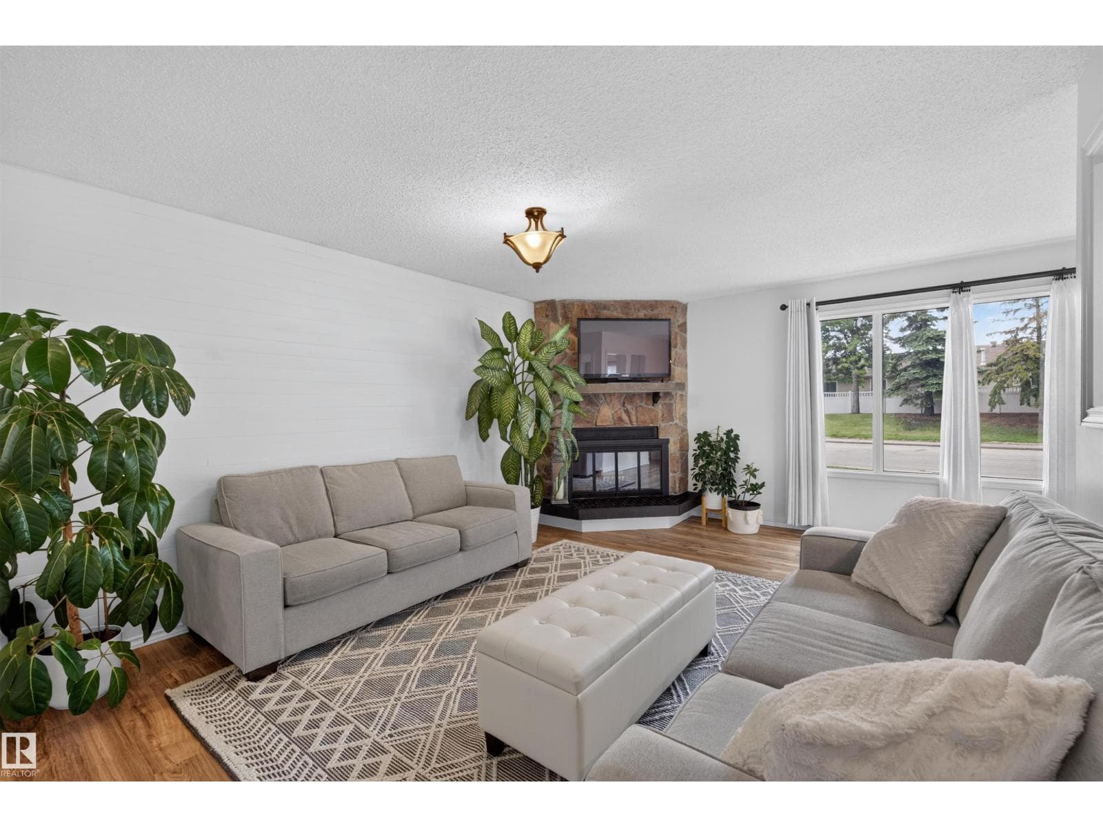 244 Knottwood RD N NW — photo 5