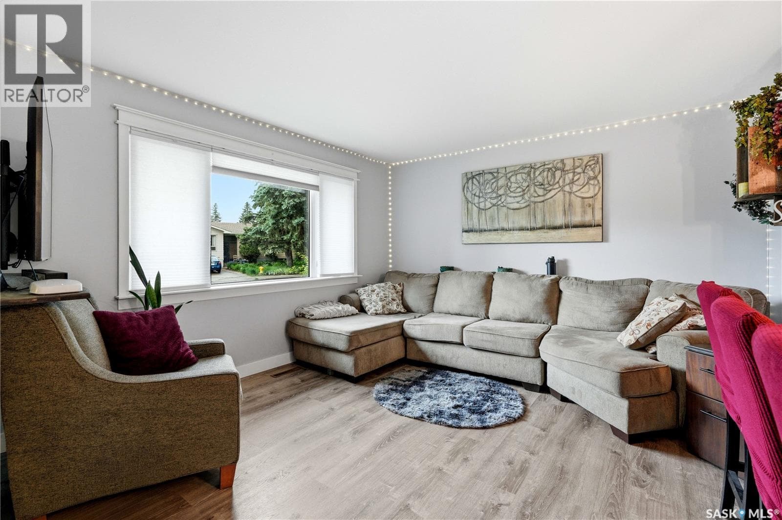 14 Stewart AVENUE — photo 3
