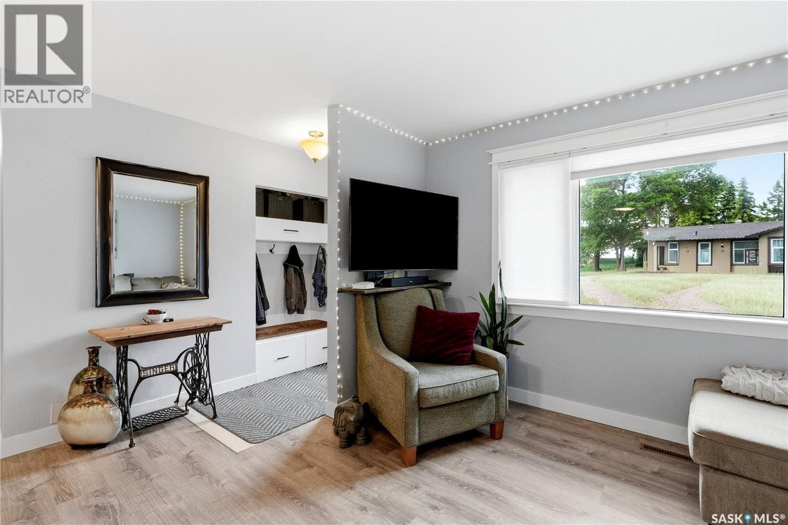 14 Stewart AVENUE — photo 4