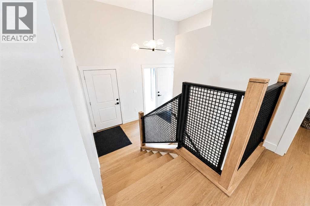 367 Sterling Crescent SE — photo 3