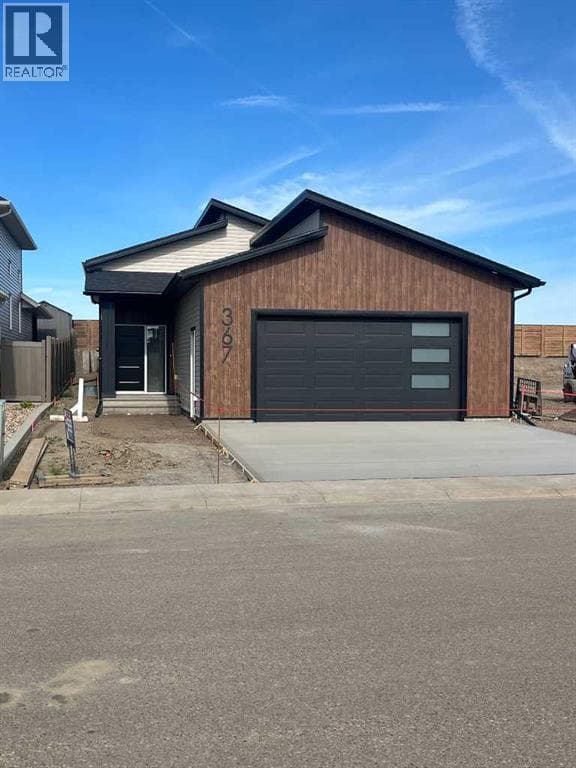 367 Sterling Crescent SE