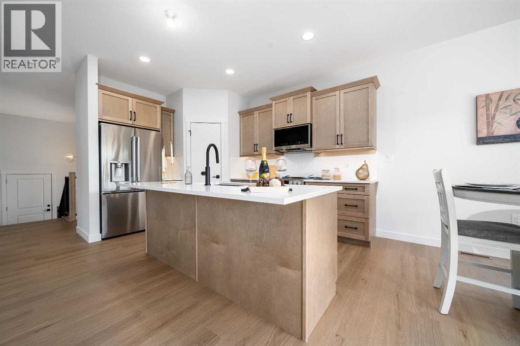 367 Sterling Crescent SE — photo 5