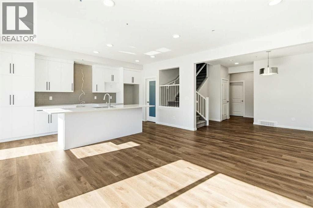 78 Linden Place — photo 2