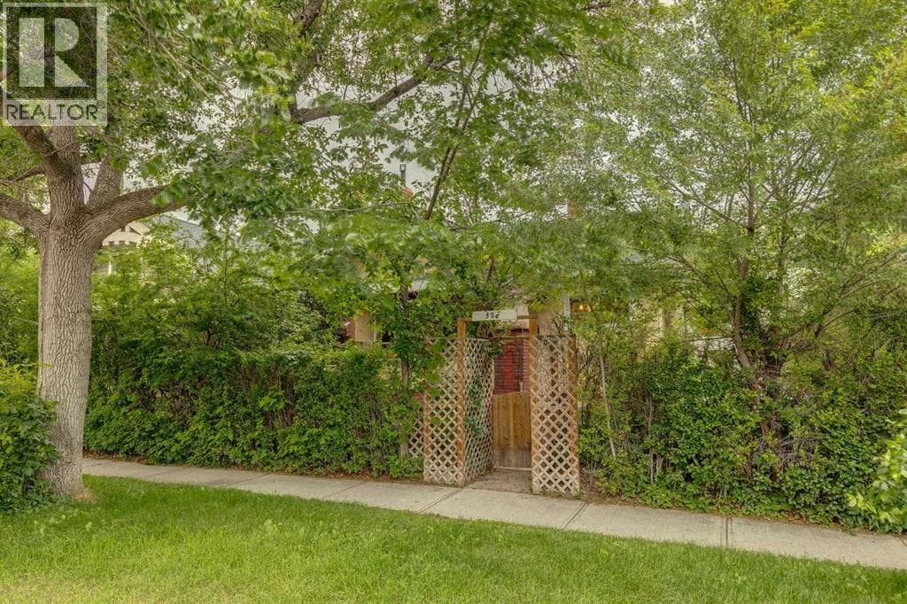 506 38 Avenue SW — photo 2