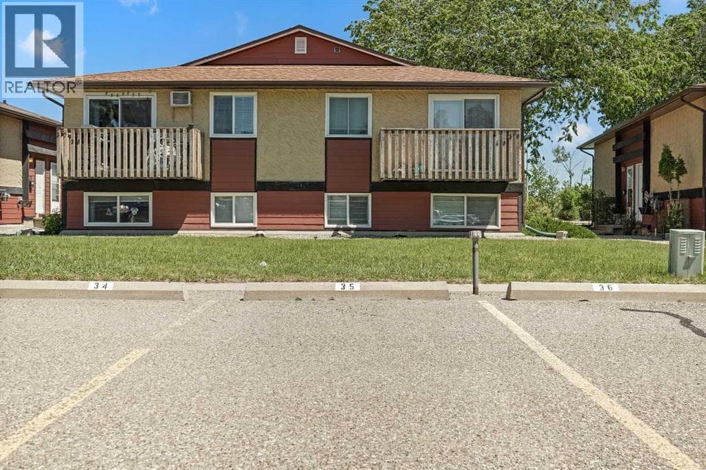 35, 5 Acadia Road W — photo 2