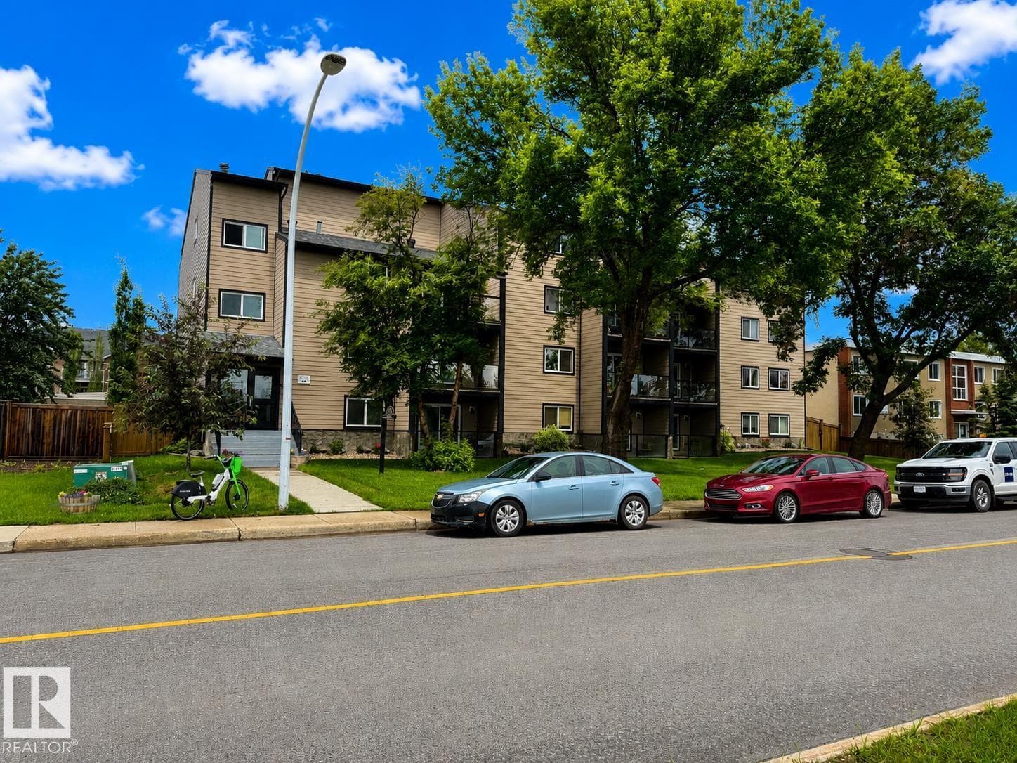 #207 11224 116 ST NW