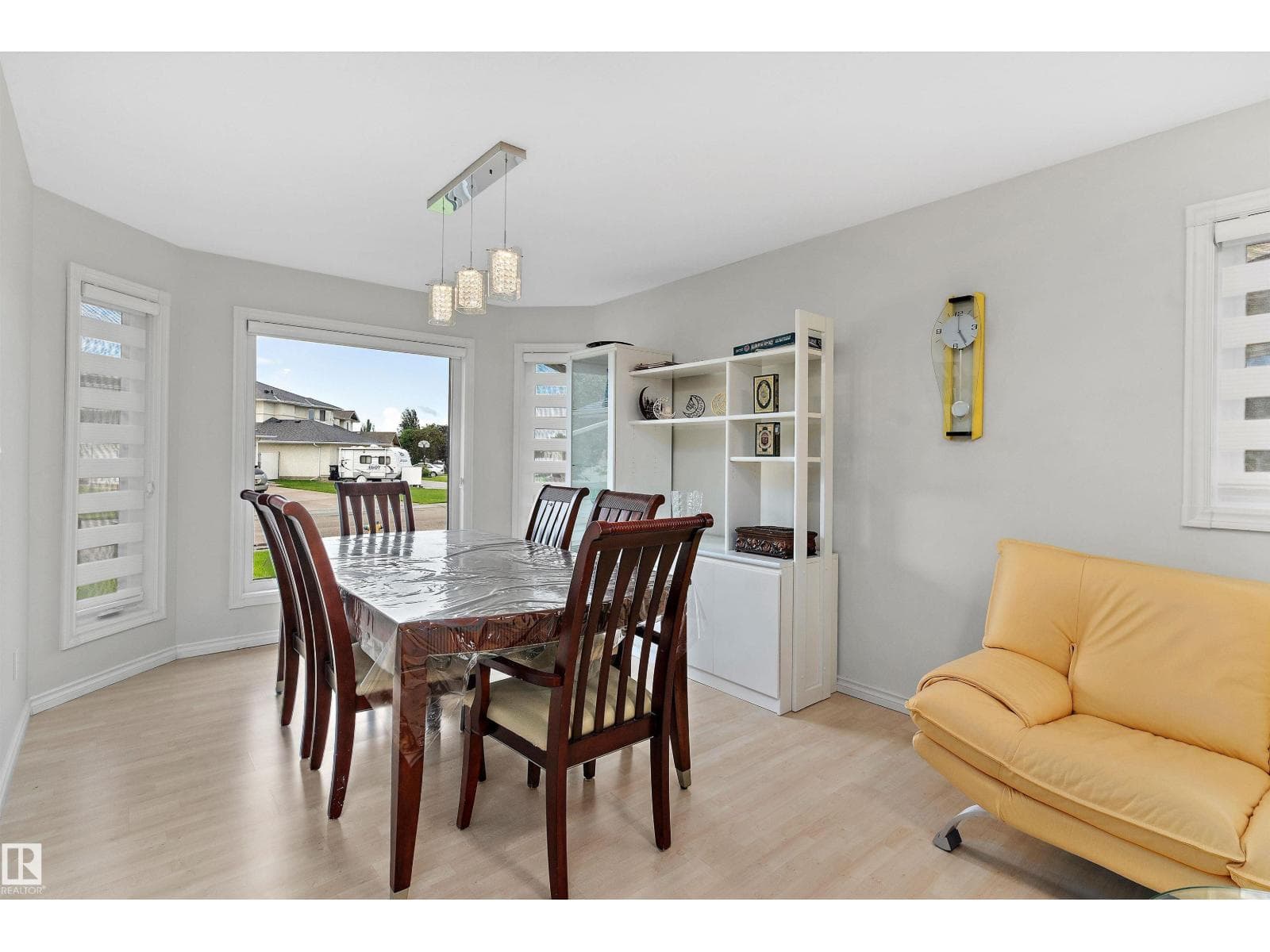 8904 170A AV NW — photo 4