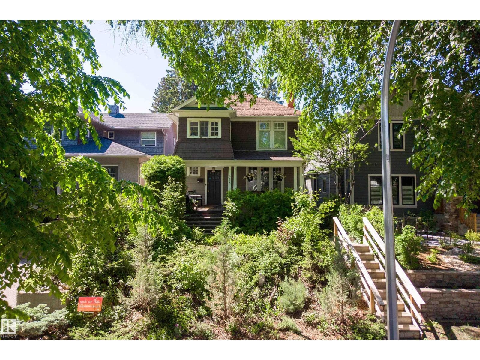 9819 92 AV NW — photo 2