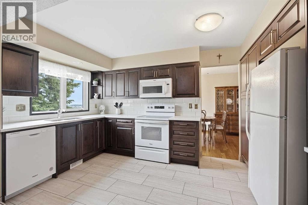 228 Norfolk Road NW — photo 3