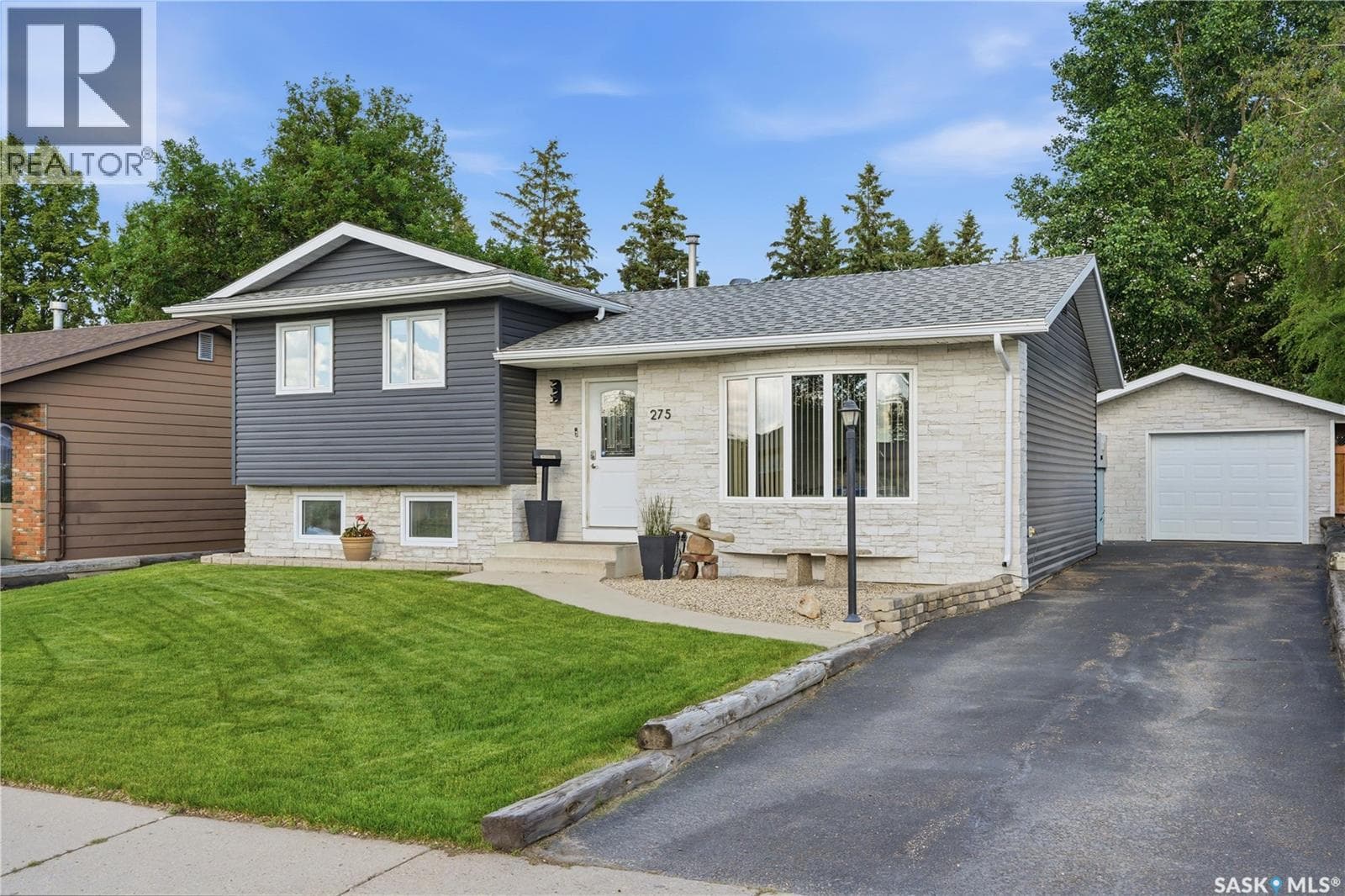 275 Wrigley CRESCENT