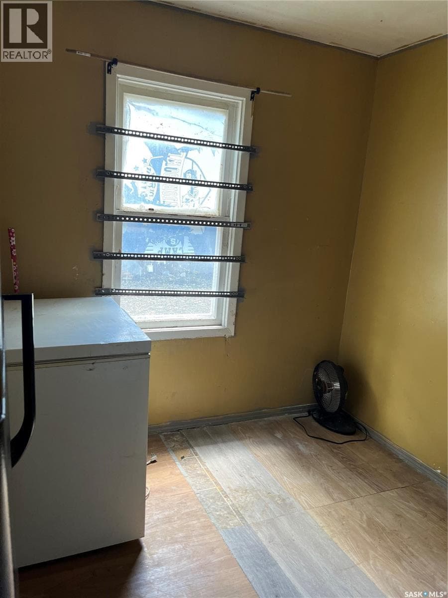 1024 Athol STREET — photo 5