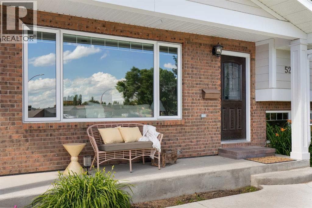52 Cunliffe Crescent SE — photo 3