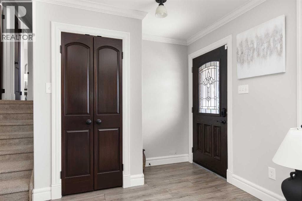 52 Cunliffe Crescent SE — photo 4