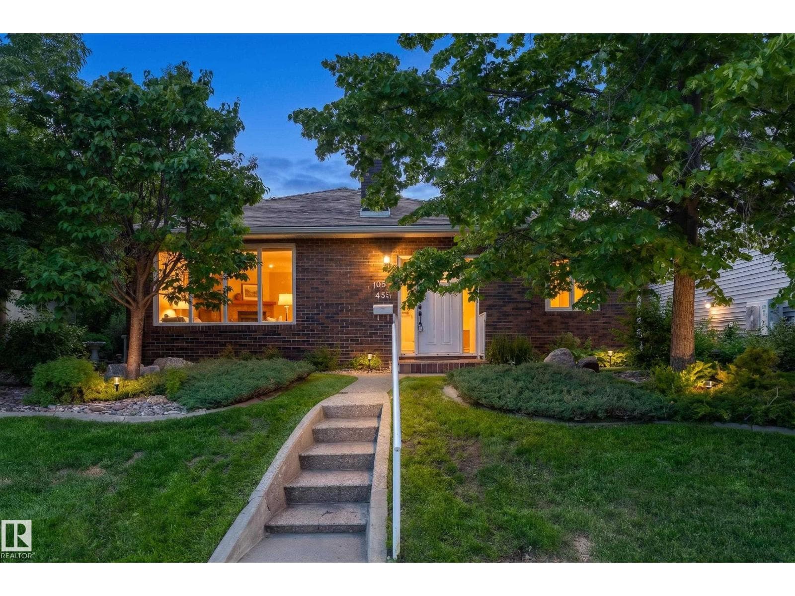 10512 45 ST NW