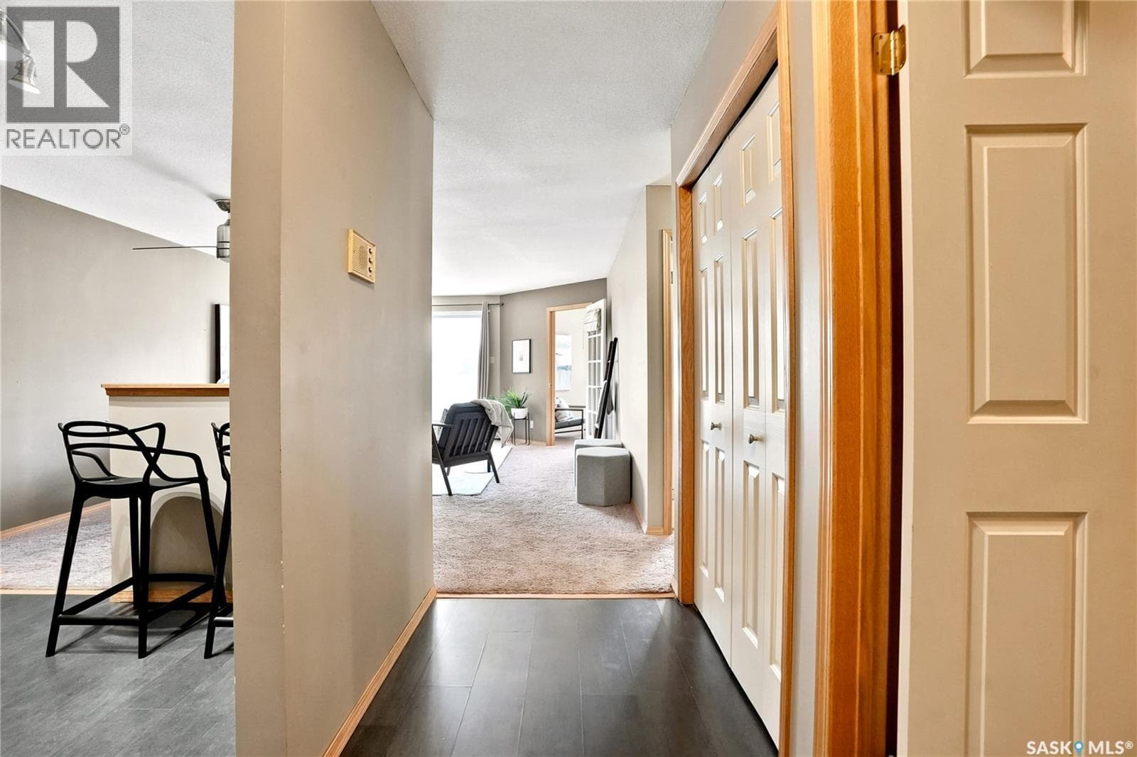 203 910 9th STREET E — photo 3