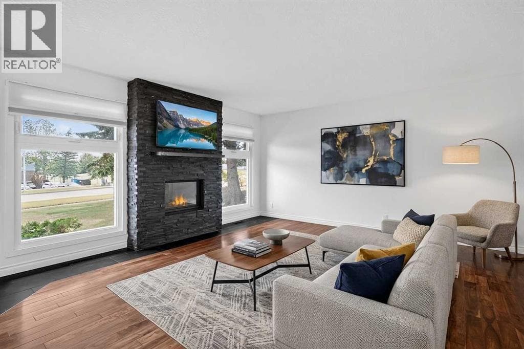9555 Oakfield Drive SW — photo 2