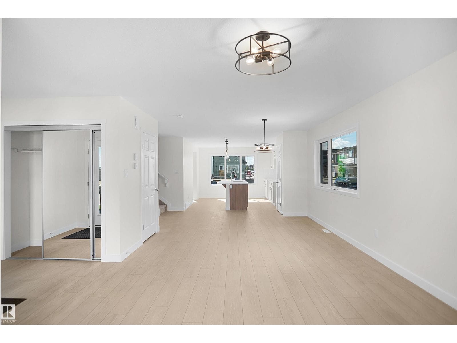 19492 21 AV NW — photo 5