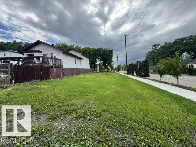 11447 90 ST NW — photo 4