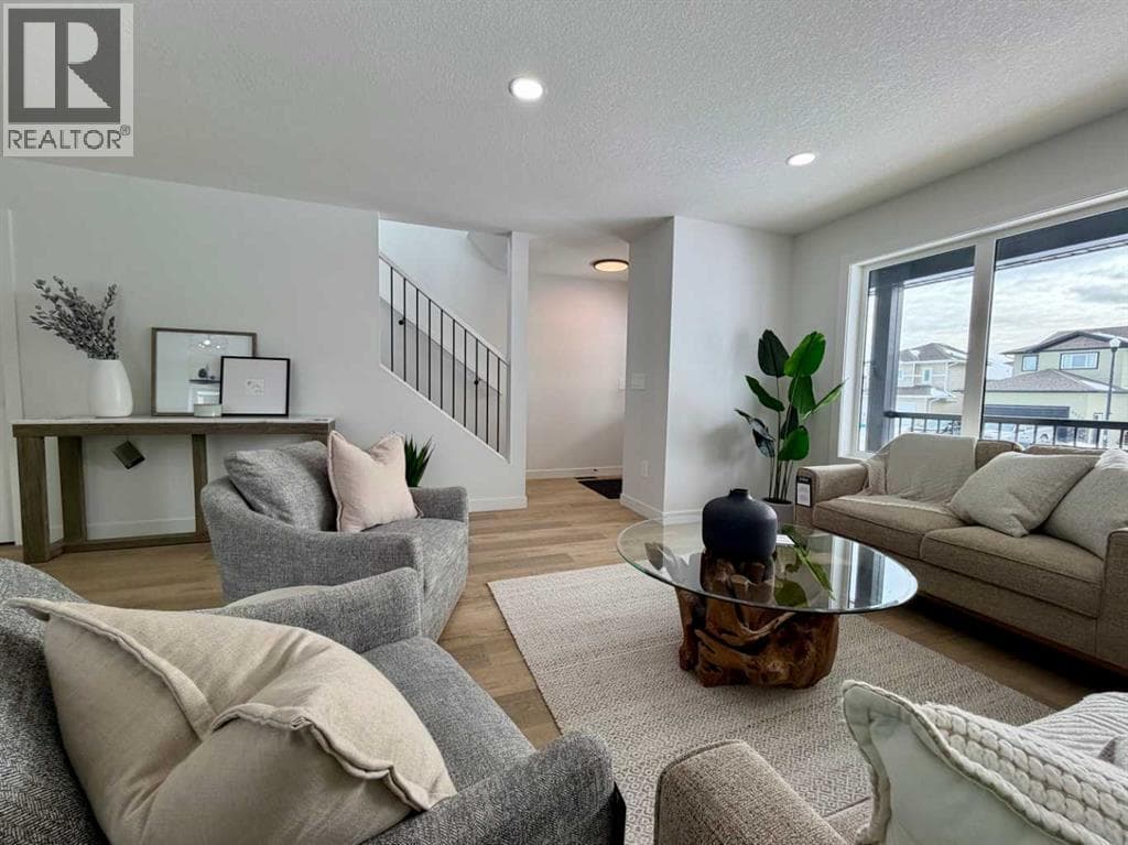 8570 72 Avenue — photo 3