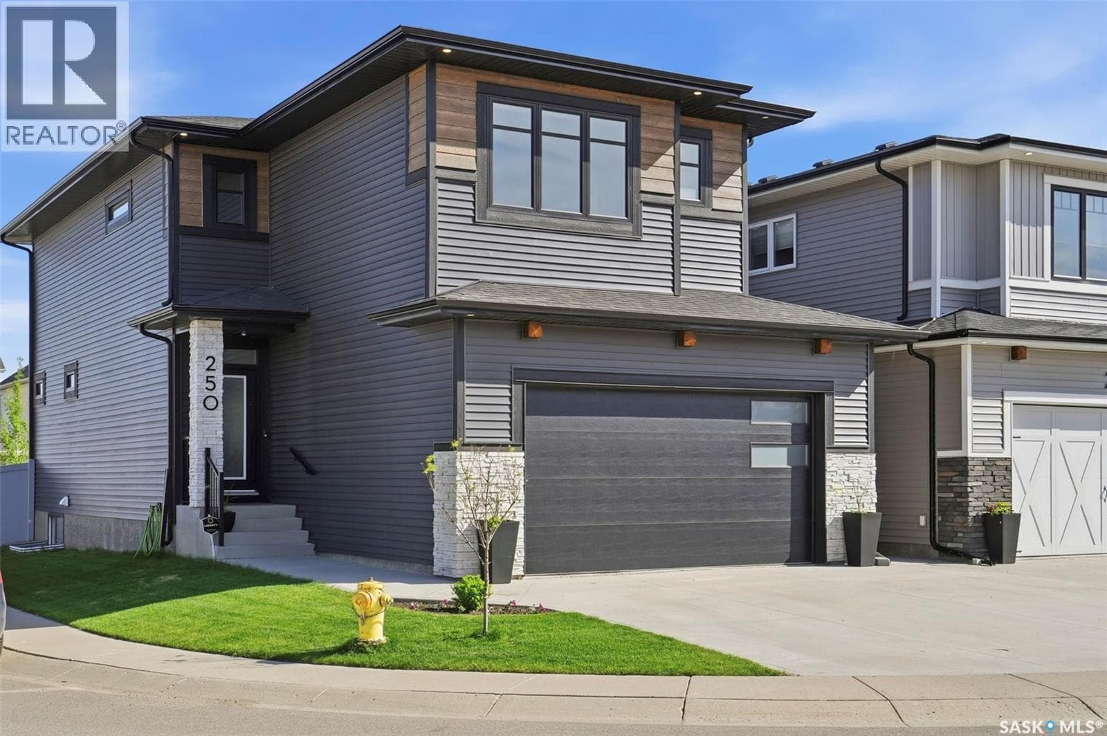 250 Skopik CRESCENT — photo 2