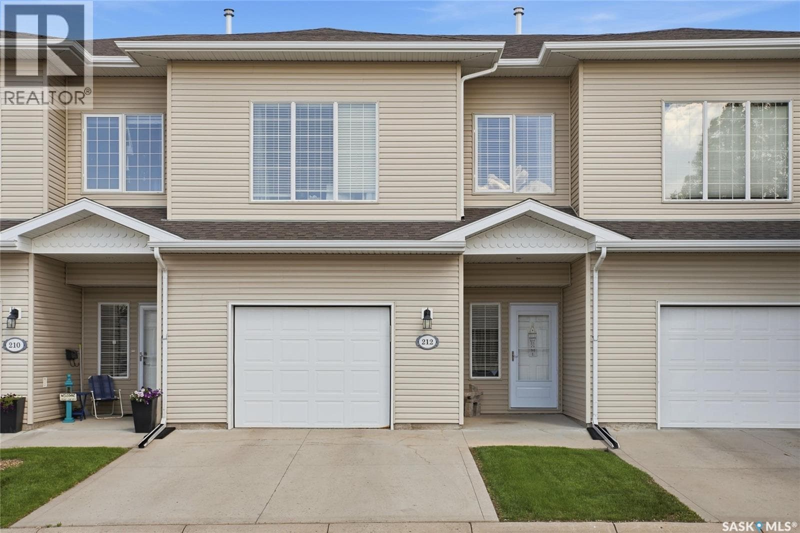 212 Mount Royal PLACE