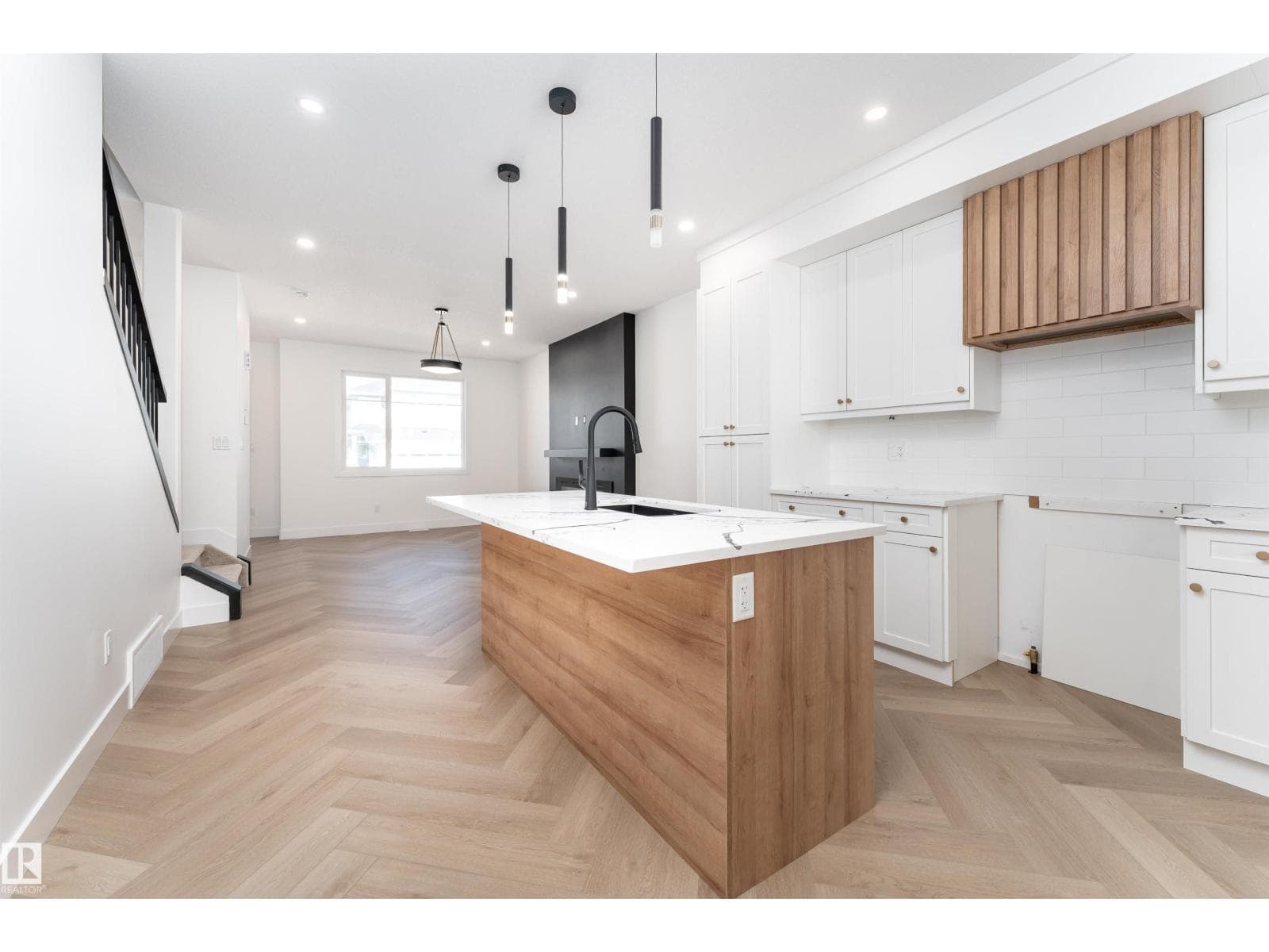 533 Robinson BV — photo 5