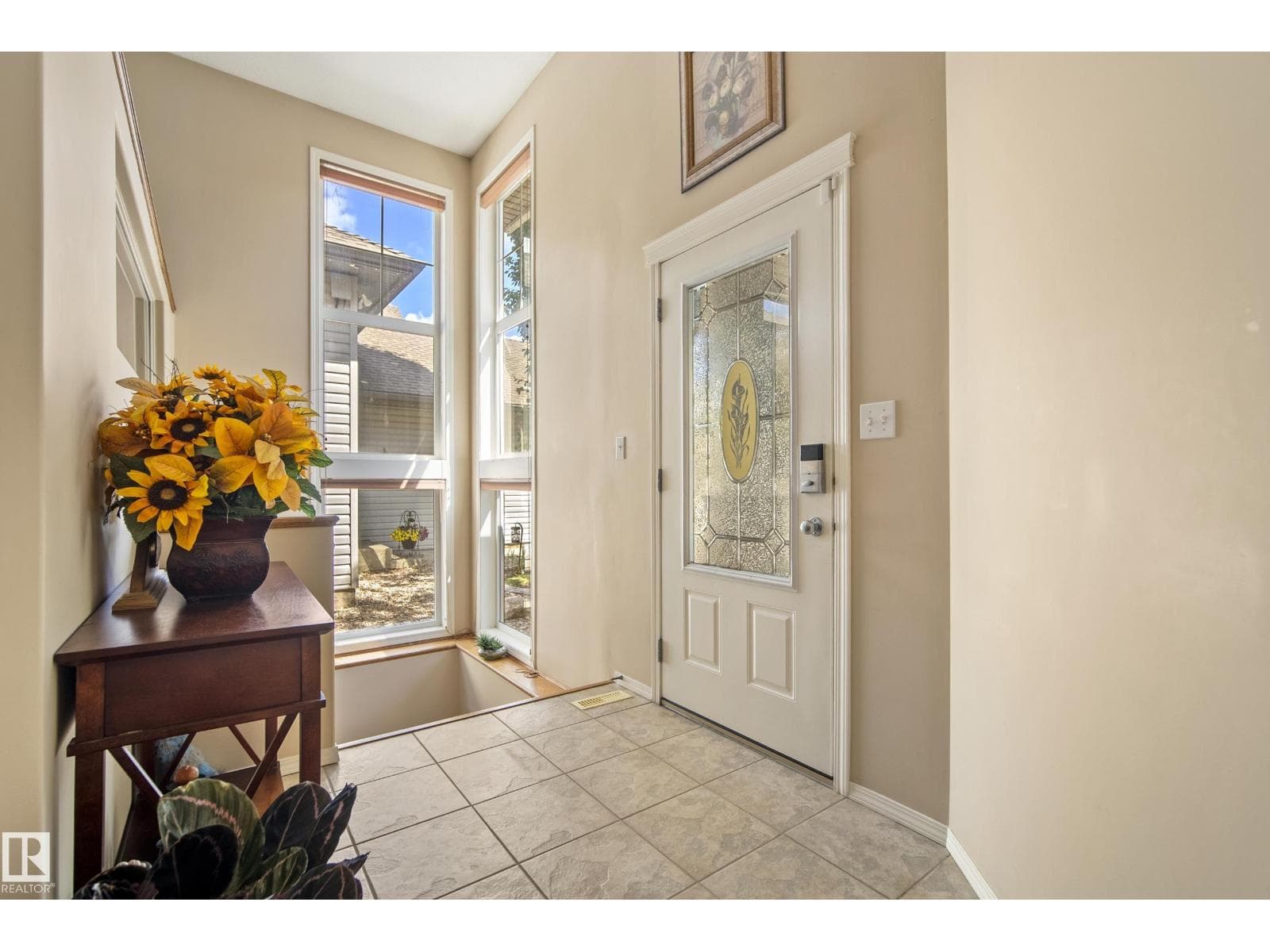 84 RIDGEHAVEN CR — photo 2