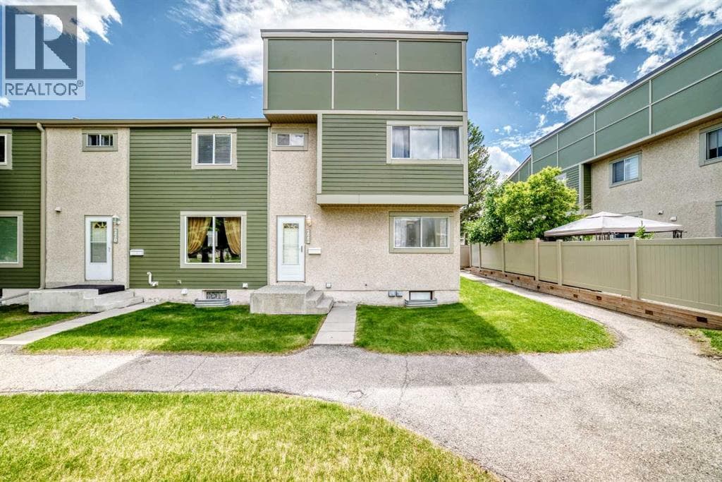 222, 406 Blackthorn Road NE