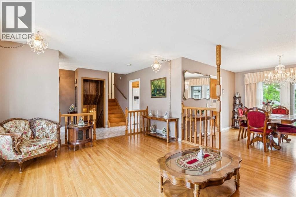 5036 Vallance Crescent NW — photo 4