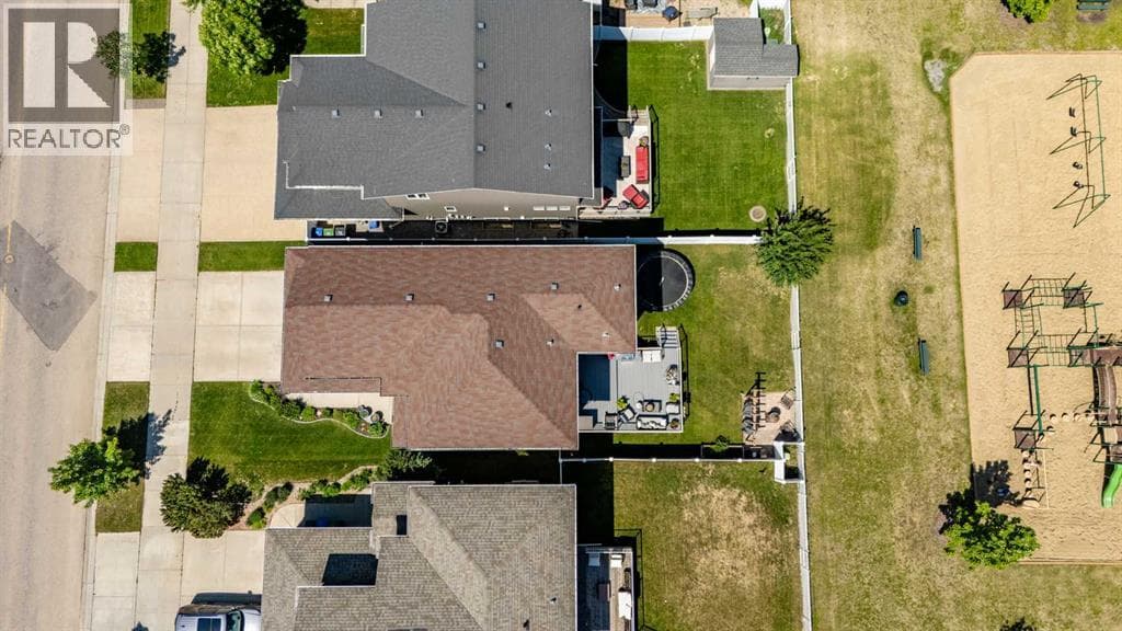 16 Viscount Drive S — photo 3