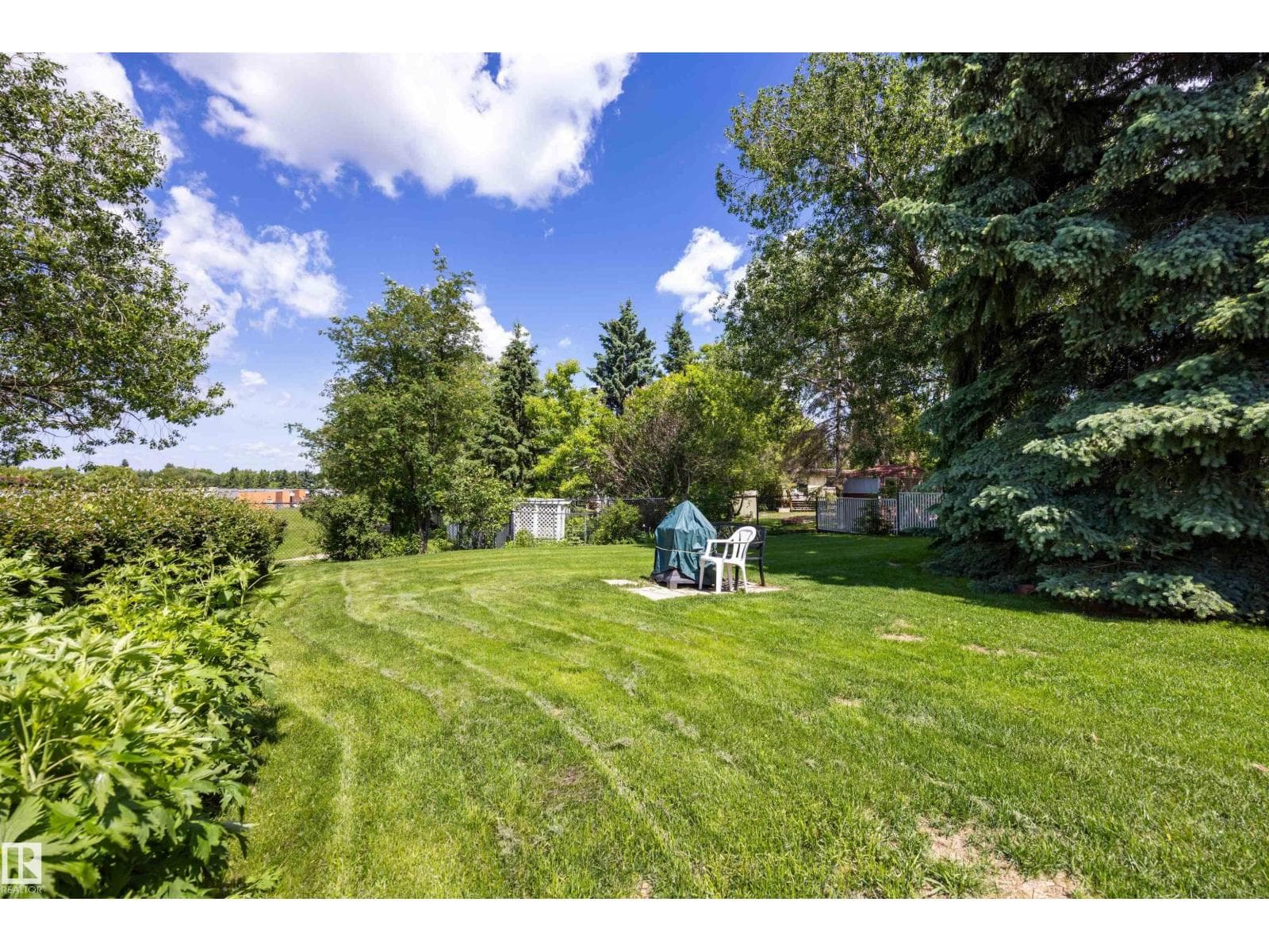 39 MANOR DR — photo 5